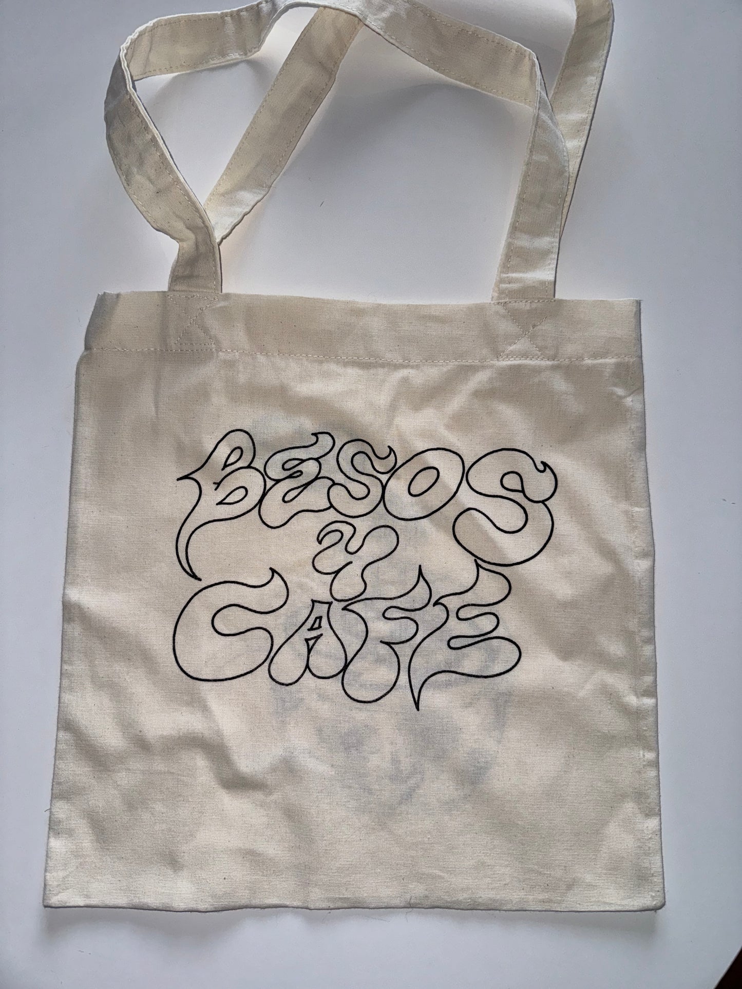 "Besos y Café" tote bag